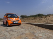 De oranje cabriolet in hete, droge landstreken in India (Bron: igus GmbH).