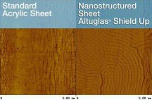 Foto 2. De structuur van Altuglas ShieldUp en van standaard acrylaatplaat.