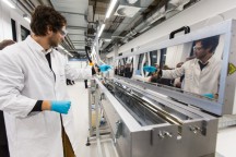 De nieuwe onderzoekslaboratoria voor biobased materialen zijn officieel geopend. Het Aachen-Maastricht Institute for Biobased Materials op de Brightlands Chemelot Campus in Geleen heeft vijftig man aan het werk.