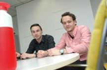 Marco Tijssen (l) en Ivor Muijlwijk van ProInnovate in Heerde: "Diensten aanbieden met vastgeprijsde modules."