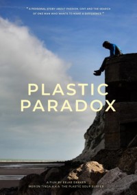 Soup Surfer Tinga stelt zich kwetsbaar op in film Plastic Paradox 
