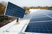 Investering maakt bouw fabriek kunststof zonnepanelen mogelijk