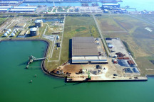Luchtfoto van de voorgenomen locatie in North Sea Port in Vlissingen. (Foto: Peter Buteijn)