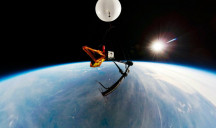 Opblaasbare antenne van Nederlandse bodem onderzoekt de oerknal in de ruimte (video)